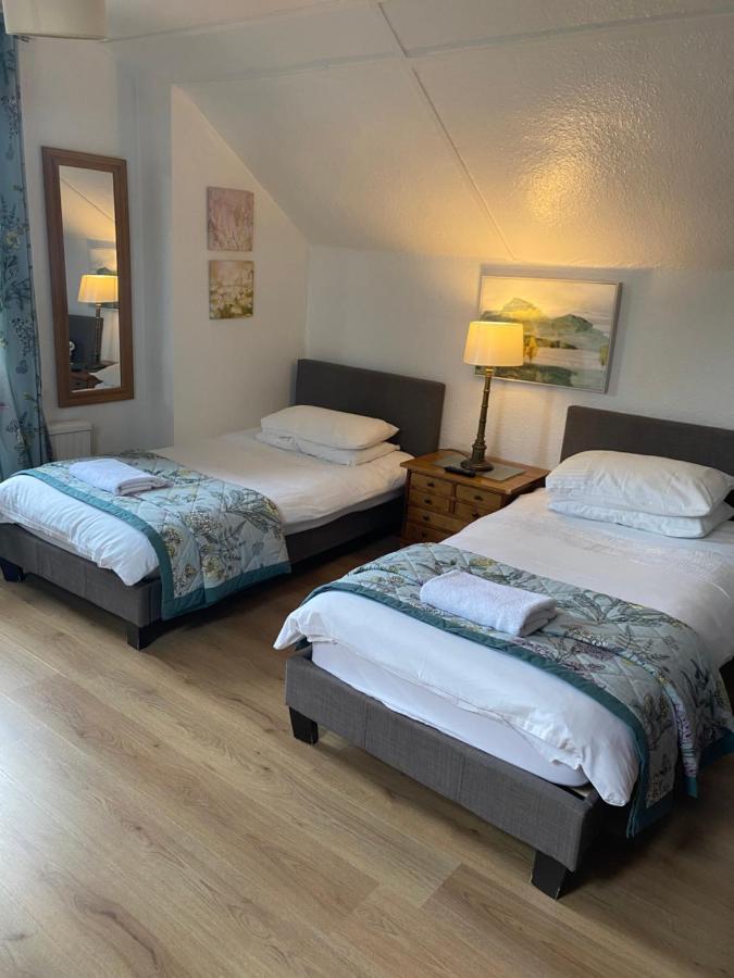 The Silverdale . Farnborough  Extérieur photo